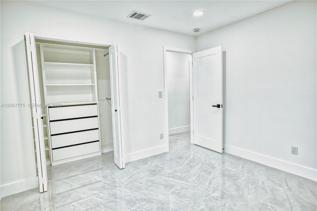 For Sale: $539,900 (3 beds, 1 baths, 1080 Square Feet)