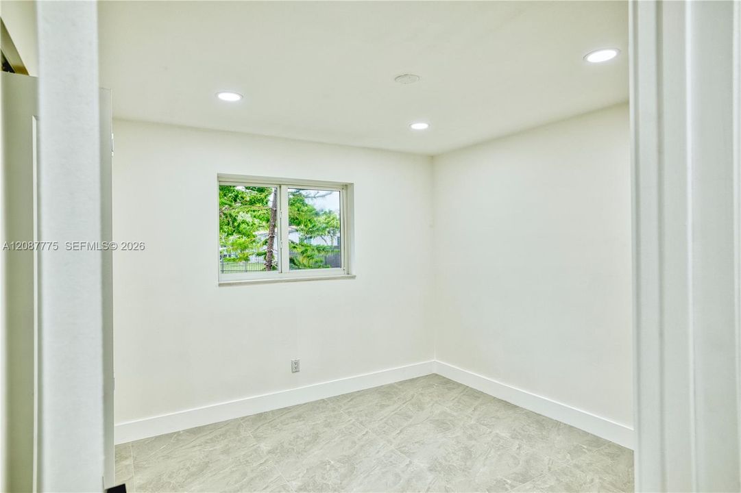 For Sale: $539,900 (3 beds, 1 baths, 1080 Square Feet)