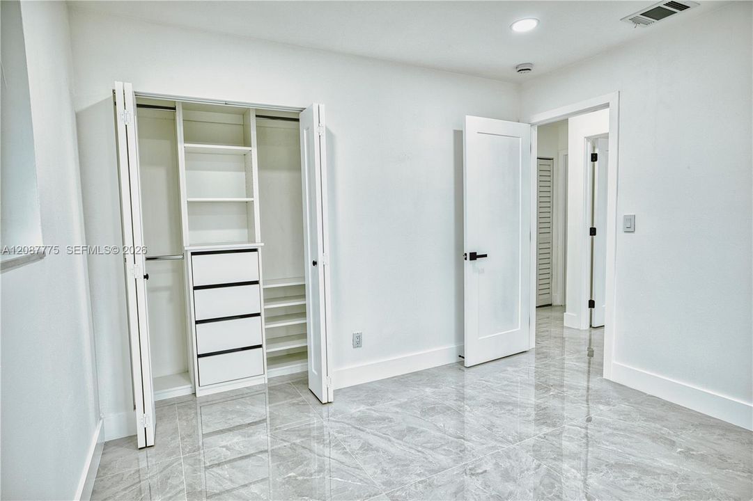 For Sale: $539,900 (3 beds, 1 baths, 1080 Square Feet)