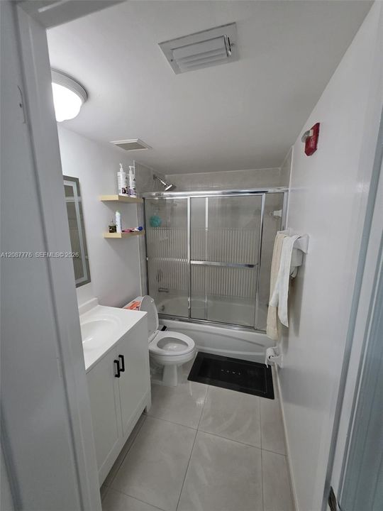 En Renta: $2,050 (2 camas, 2 baños, 900 Pies cuadrados)