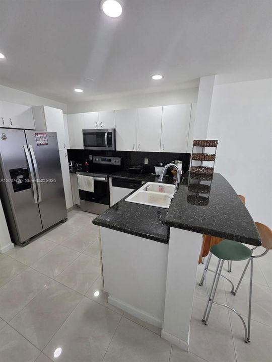 En Renta: $2,050 (2 camas, 2 baños, 900 Pies cuadrados)