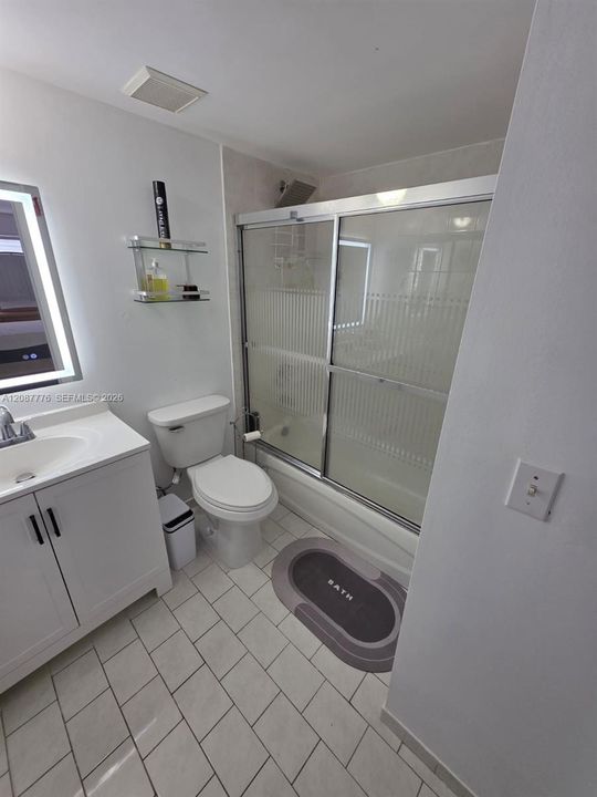 En Renta: $2,050 (2 camas, 2 baños, 900 Pies cuadrados)