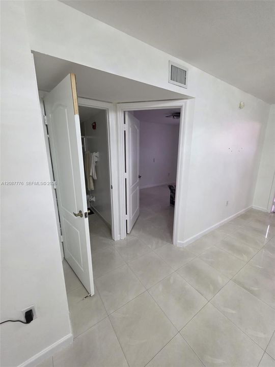 En Renta: $2,050 (2 camas, 2 baños, 900 Pies cuadrados)