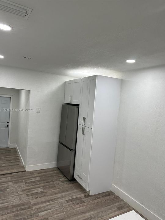 В аренду: $2,950 (2 спален, 1 ванн, 350 Квадратных фут)