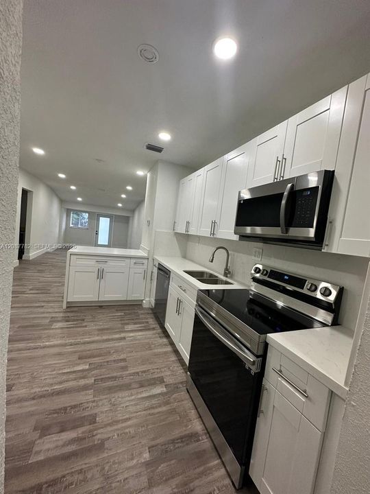 В аренду: $2,950 (2 спален, 1 ванн, 350 Квадратных фут)
