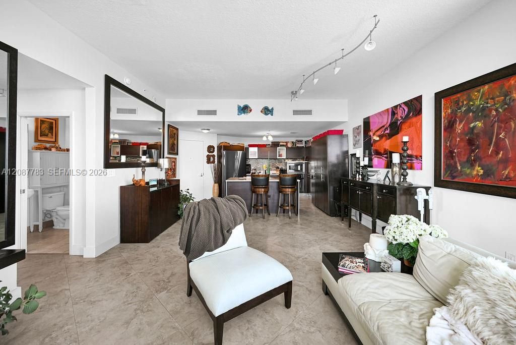 For Rent: $7,600 (2 beds, 2 baths, 1380 Square Feet)