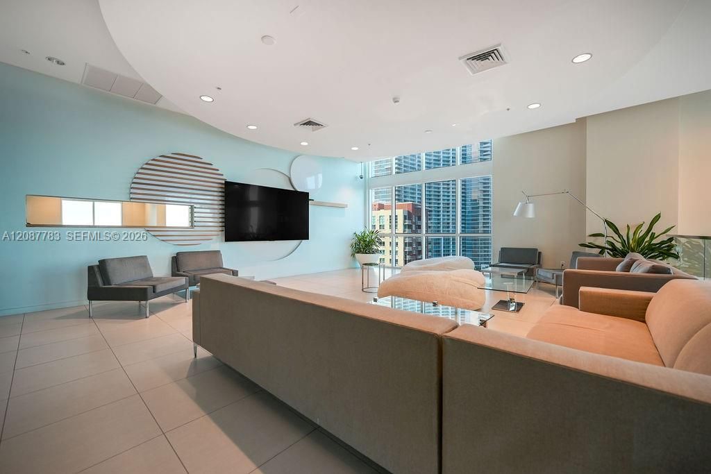 For Rent: $7,600 (2 beds, 2 baths, 1380 Square Feet)