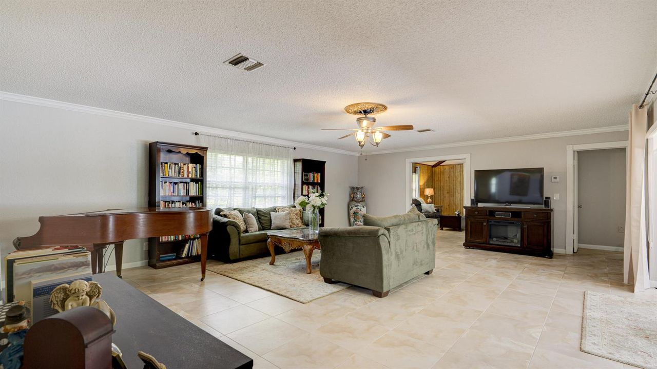 1616_E_Rd_Loxahatchee_FL_susamma-87