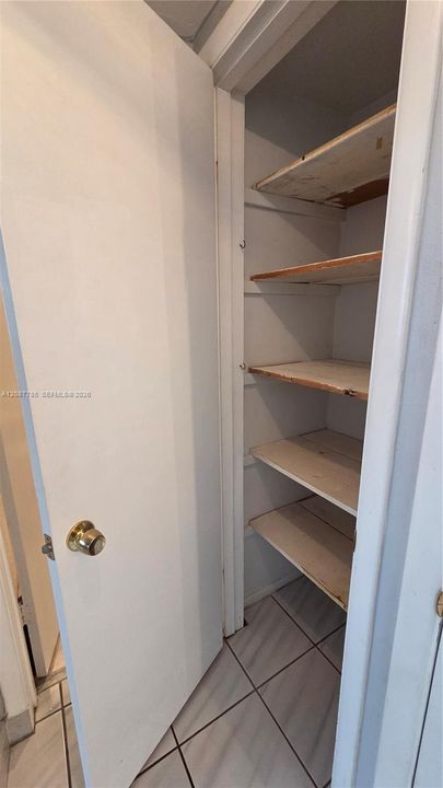 На продажу: $145,000 (1 спален, 1 ванн, 700 Квадратных фут)