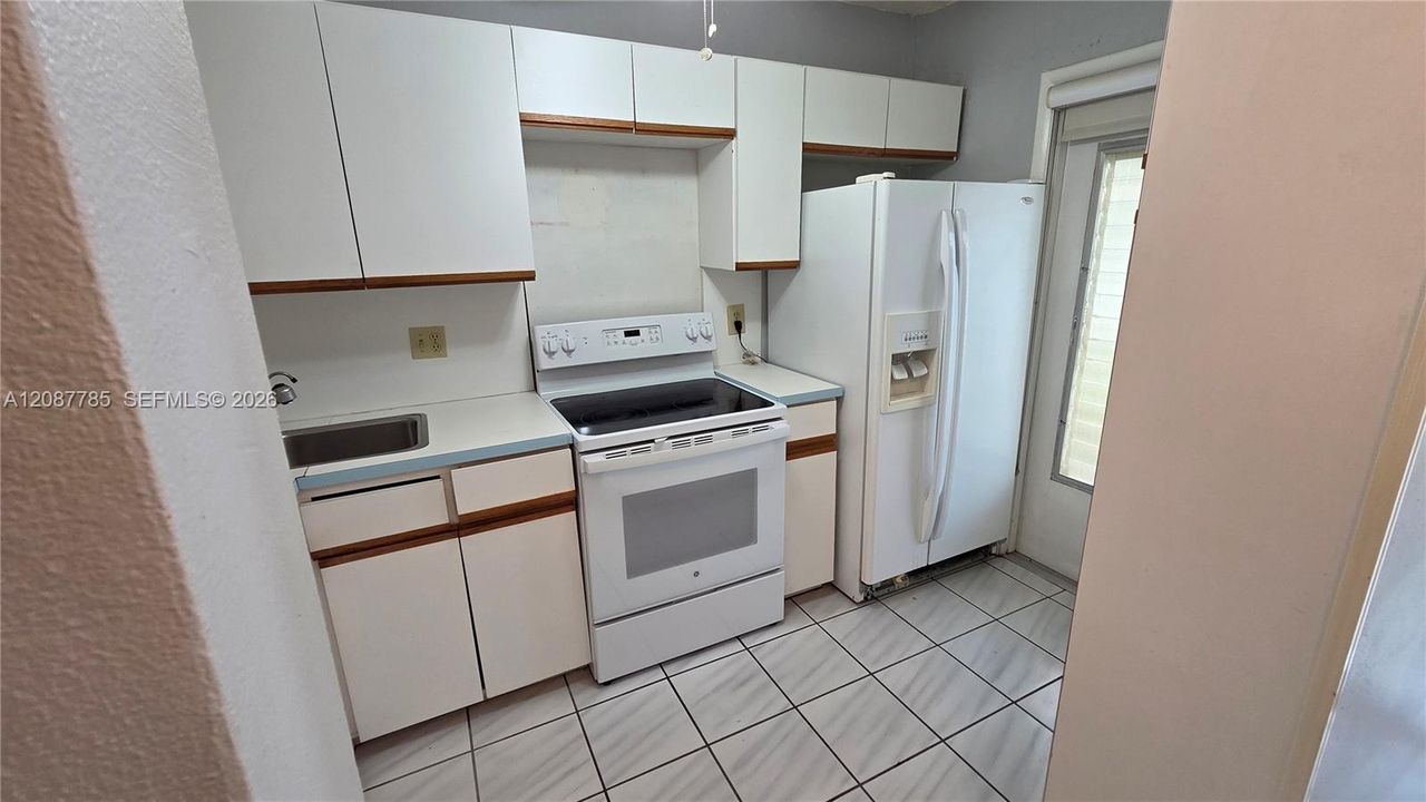 На продажу: $145,000 (1 спален, 1 ванн, 700 Квадратных фут)