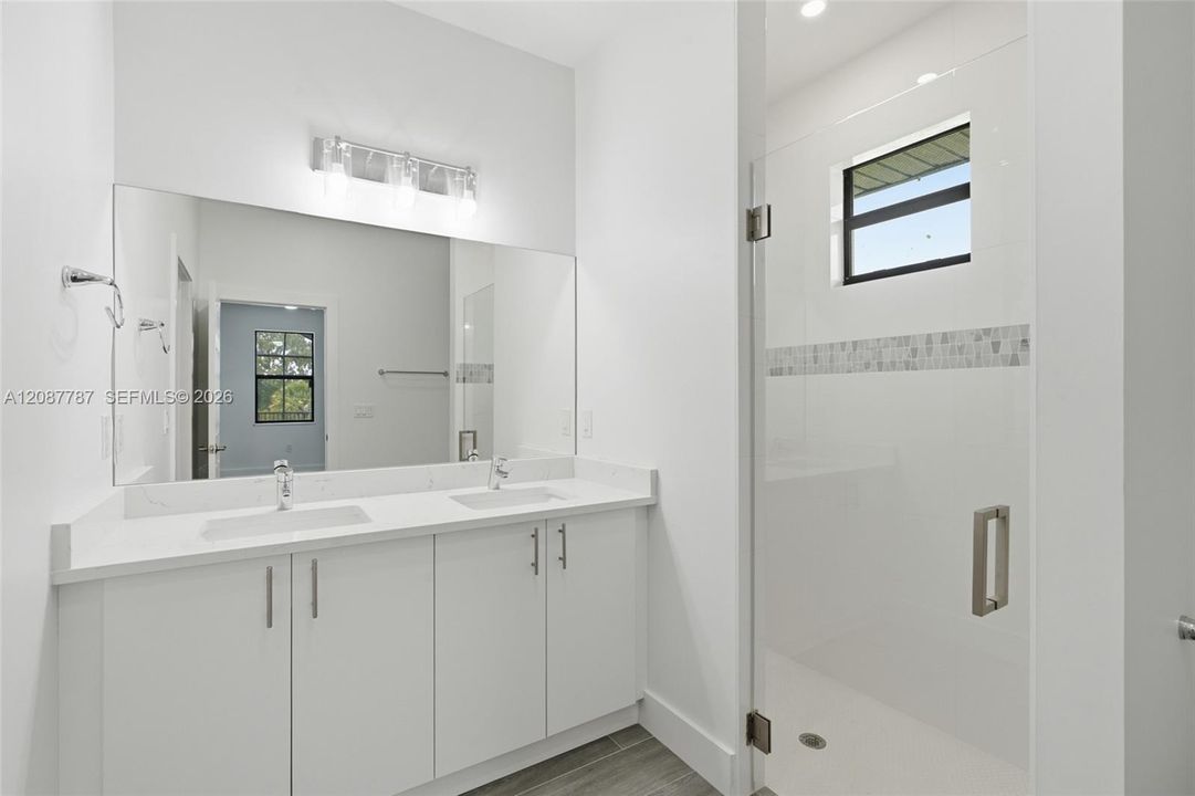 En Venta: $430,000 (4 camas, 2 baños, 0 Pies cuadrados)