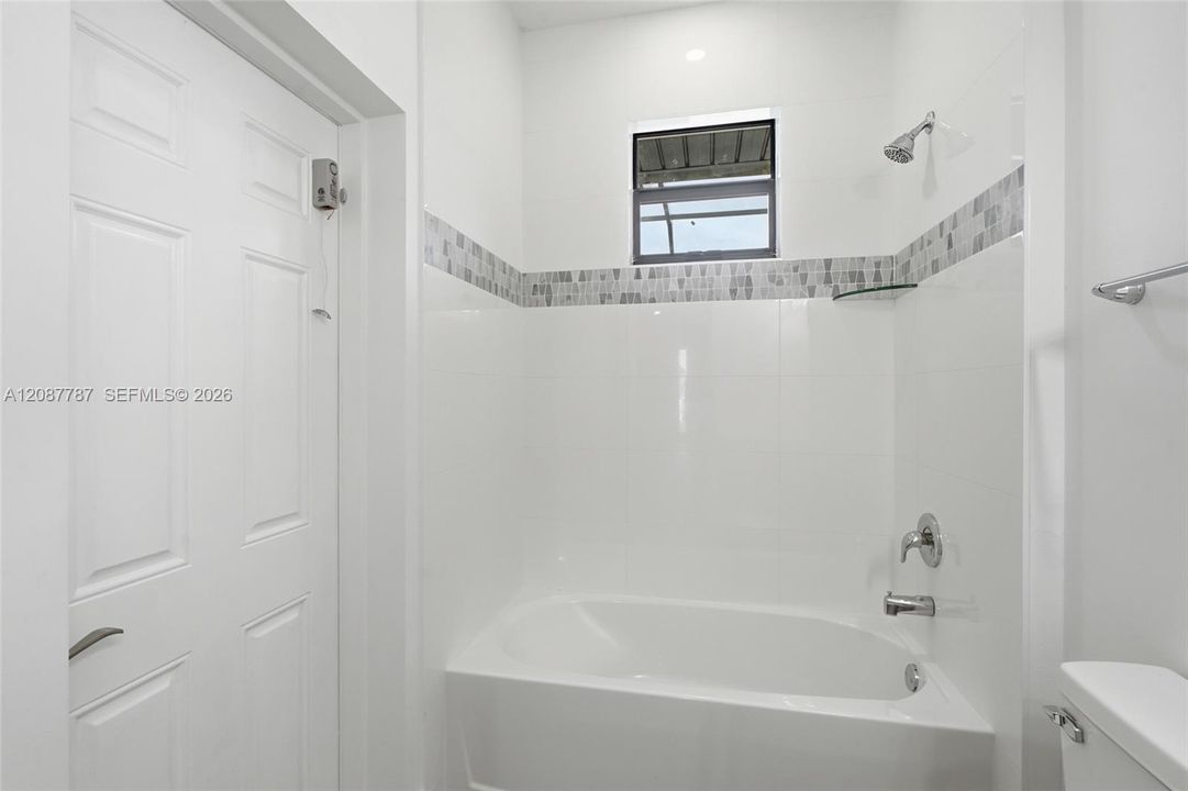 En Venta: $430,000 (4 camas, 2 baños, 0 Pies cuadrados)
