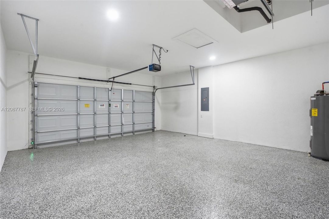 En Venta: $430,000 (4 camas, 2 baños, 0 Pies cuadrados)