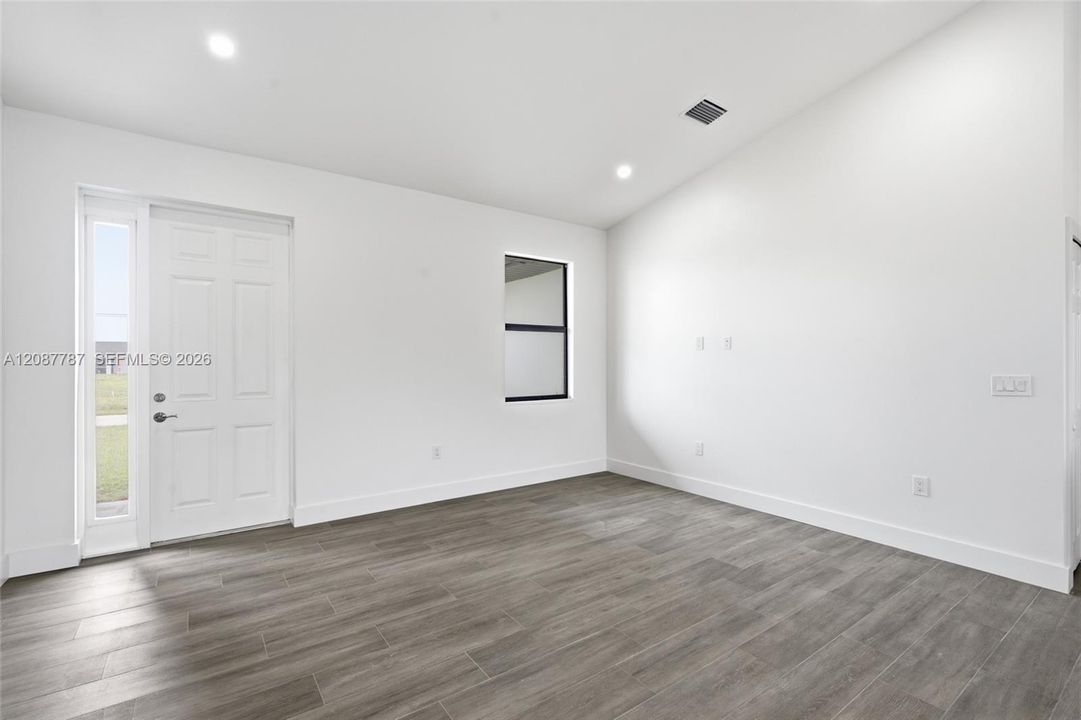 En Venta: $430,000 (4 camas, 2 baños, 0 Pies cuadrados)