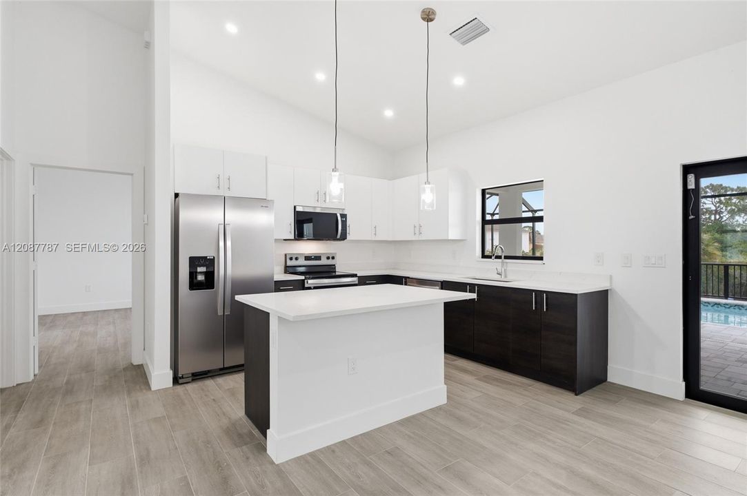 En Venta: $430,000 (4 camas, 2 baños, 0 Pies cuadrados)