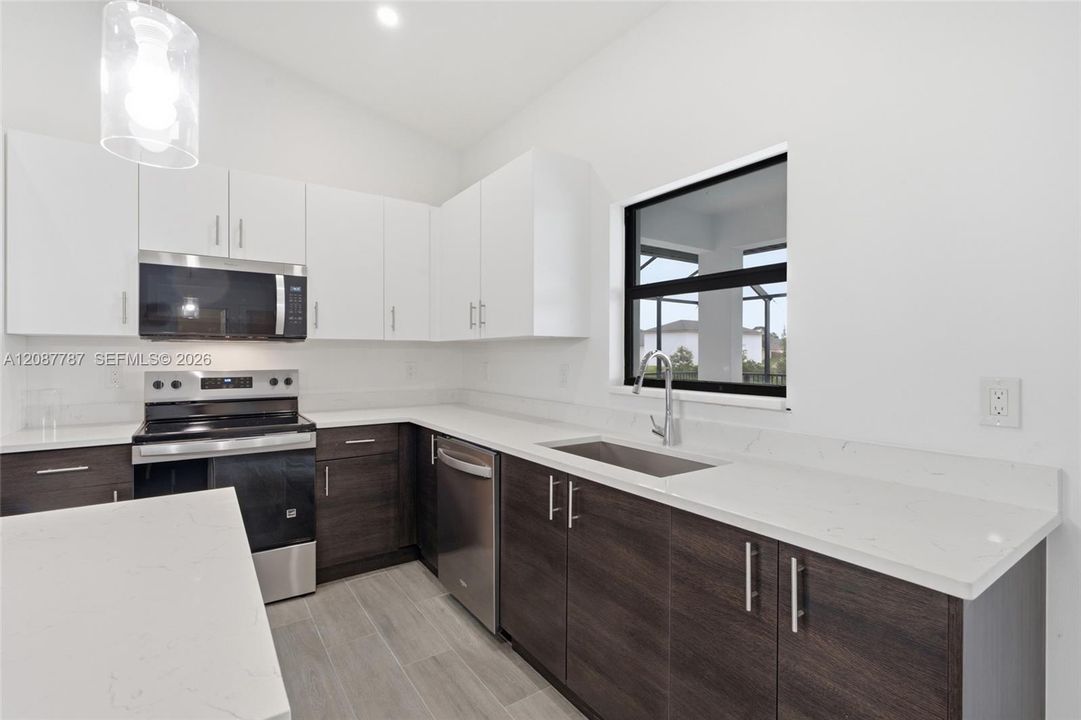 En Venta: $430,000 (4 camas, 2 baños, 0 Pies cuadrados)