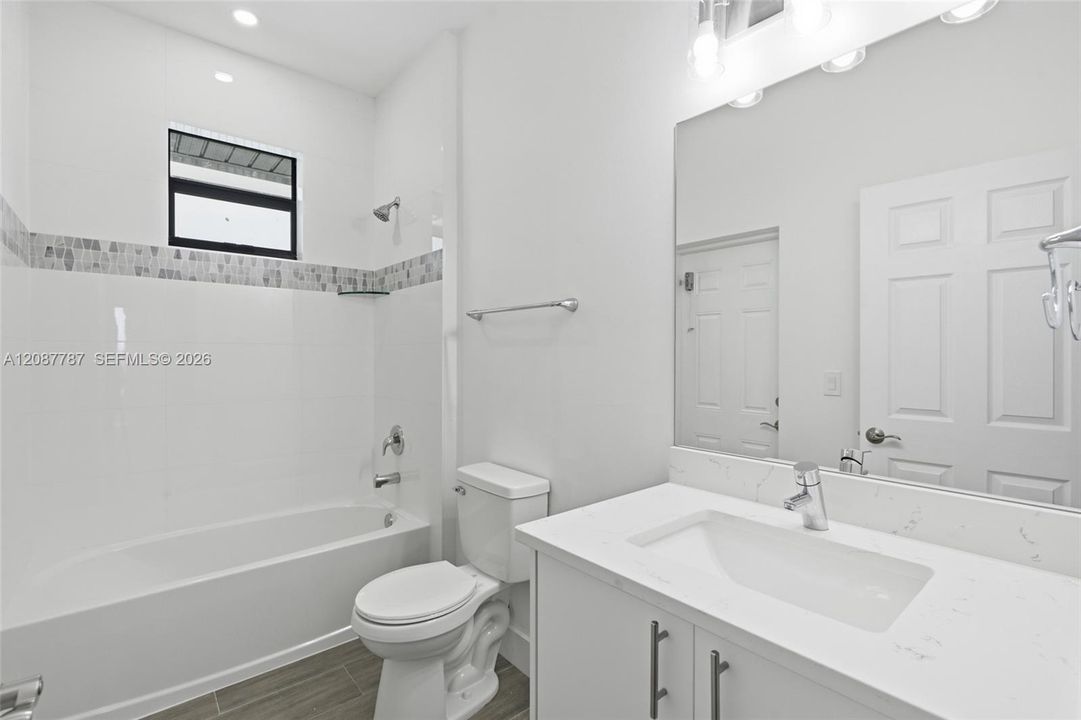 En Venta: $430,000 (4 camas, 2 baños, 0 Pies cuadrados)