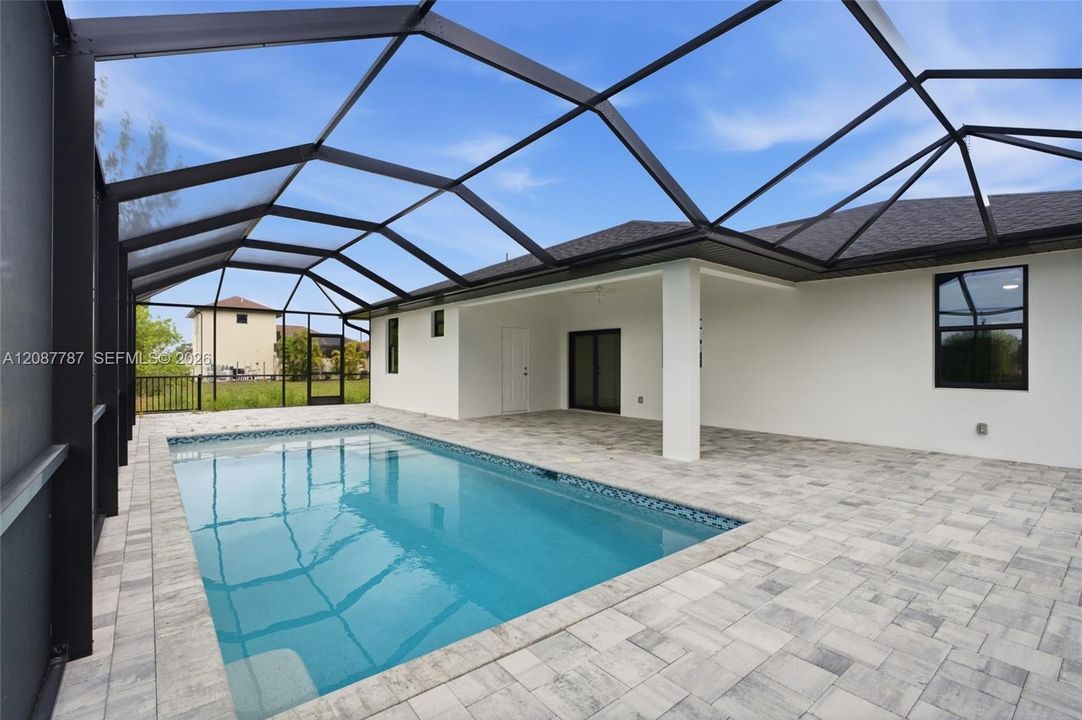 En Venta: $430,000 (4 camas, 2 baños, 0 Pies cuadrados)