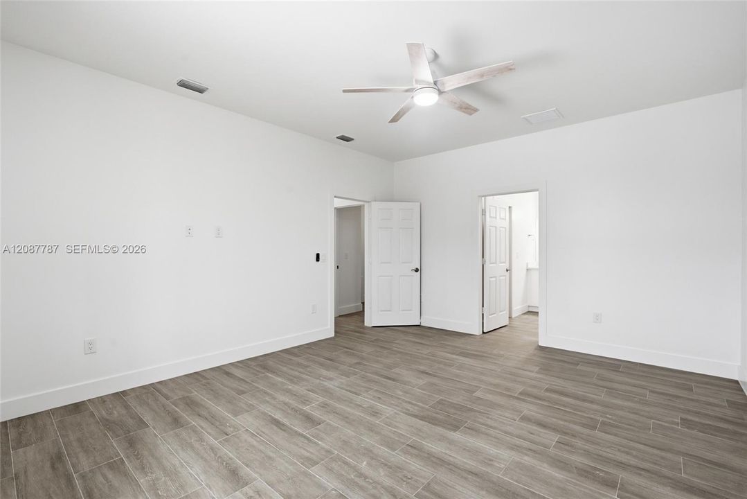 En Venta: $430,000 (4 camas, 2 baños, 0 Pies cuadrados)