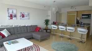 For Rent: $3,600 (1 beds, 1 baths, 811 Square Feet)