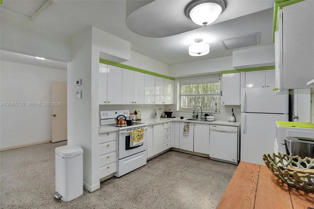 На продажу: $995,000 (3 спален, 2 ванн, 1433 Квадратных фут)