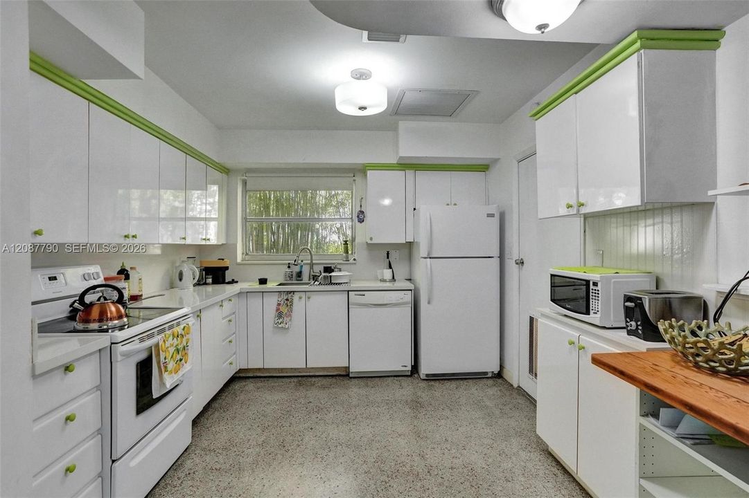 На продажу: $995,000 (3 спален, 2 ванн, 1433 Квадратных фут)