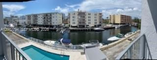 For Rent: $2,350 (1 beds, 1 baths, 950 Square Feet)