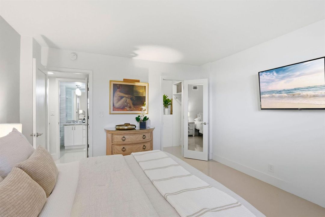 Secondary Bedroom, Walk-In Closet