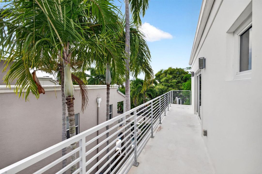 74-web-or-mls-699A4422