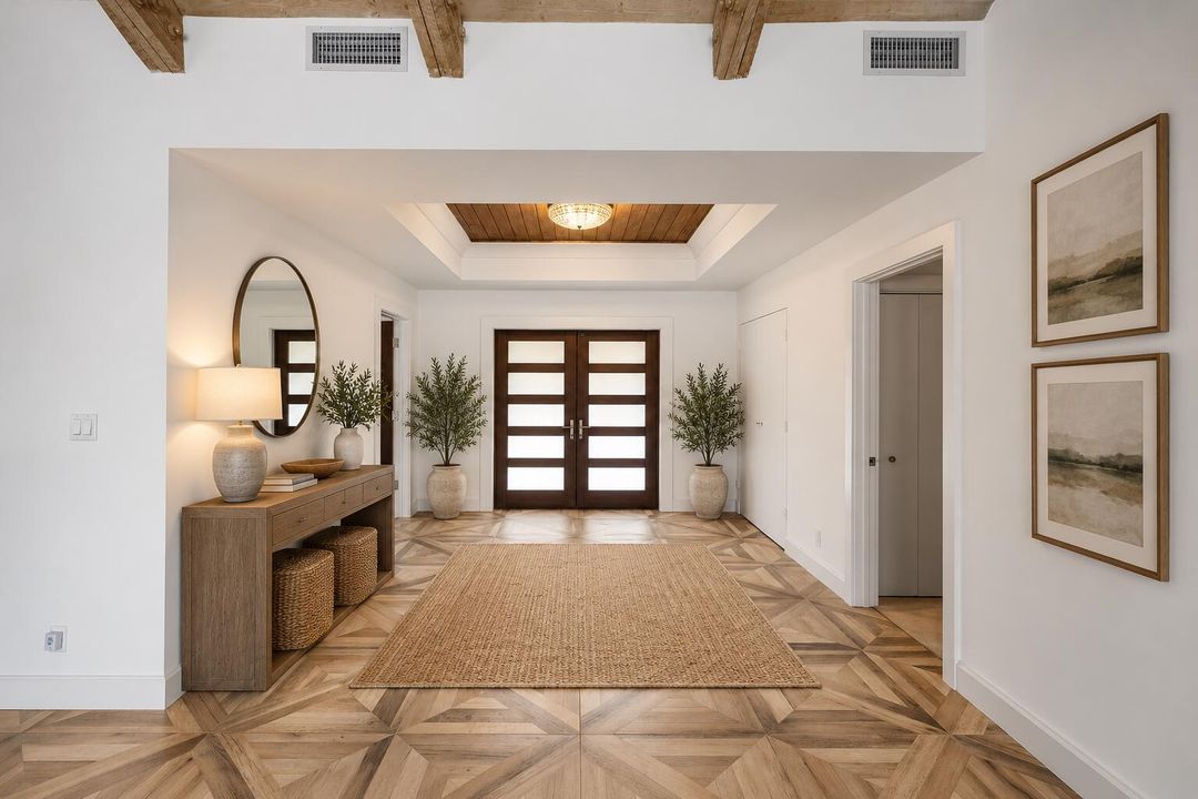 Entry virtually staged