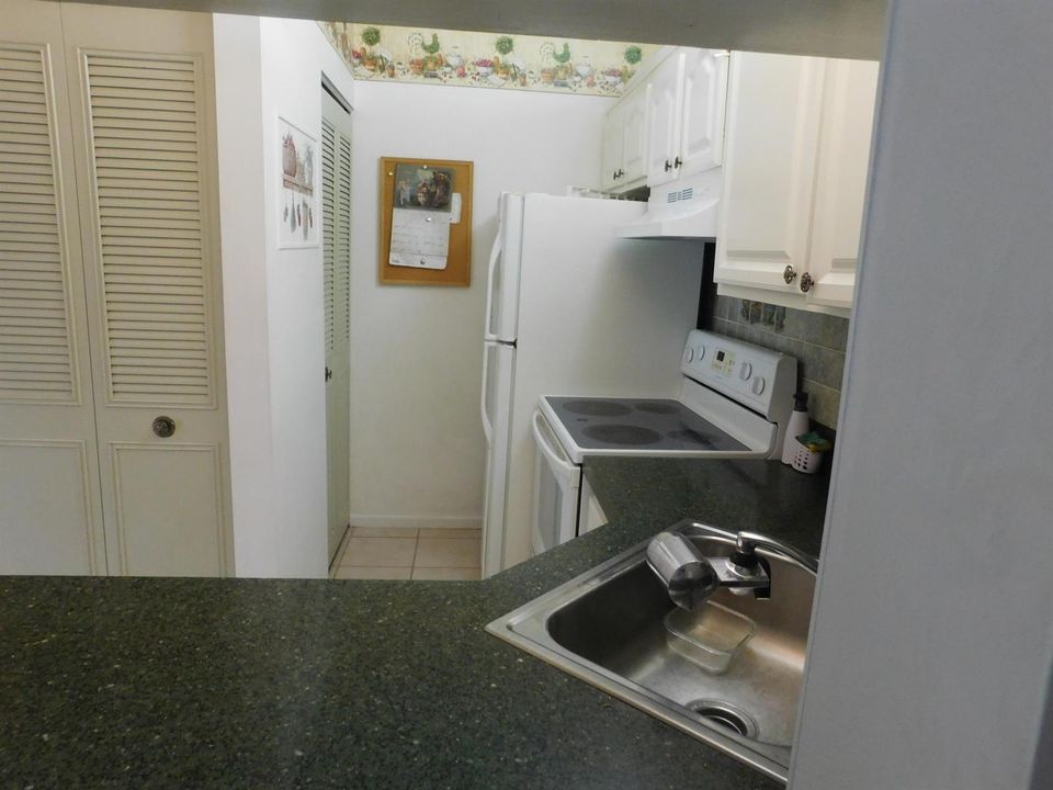 627 SEA PINE WAY - KITCHEN 2