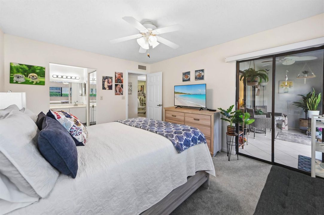 22 Bedroom 03