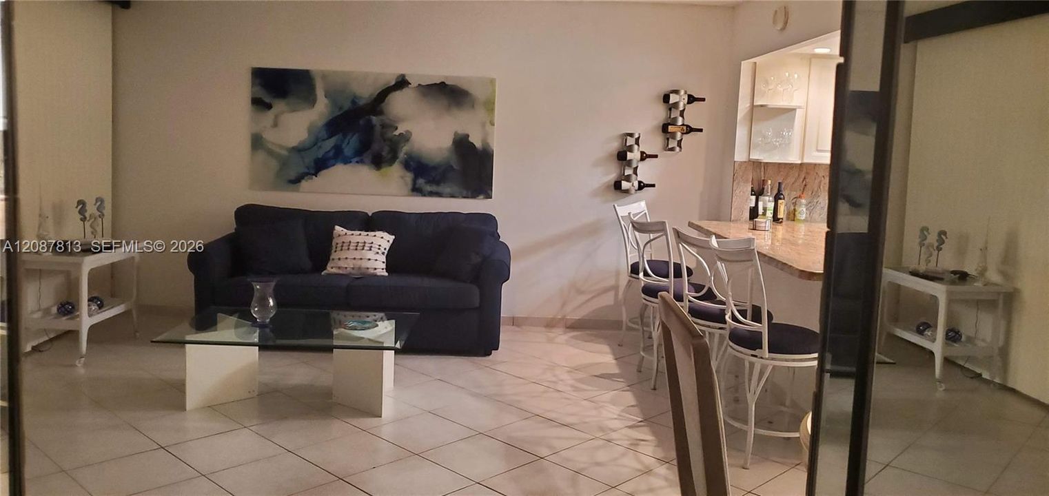 В аренду: $2,900 (1 спален, 1 ванн, 832 Квадратных фут)