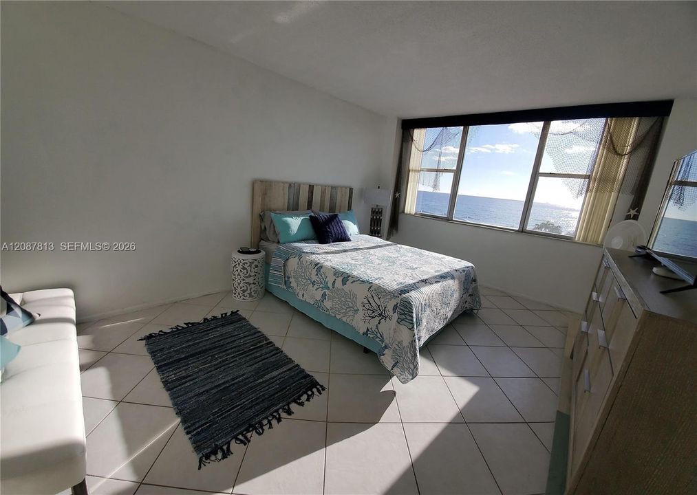 В аренду: $2,900 (1 спален, 1 ванн, 832 Квадратных фут)