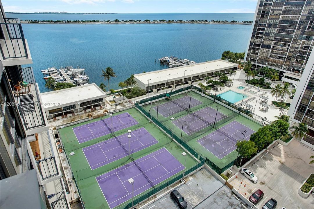 For Sale: $445,000 (1 beds, 1 baths, 1064 Square Feet)