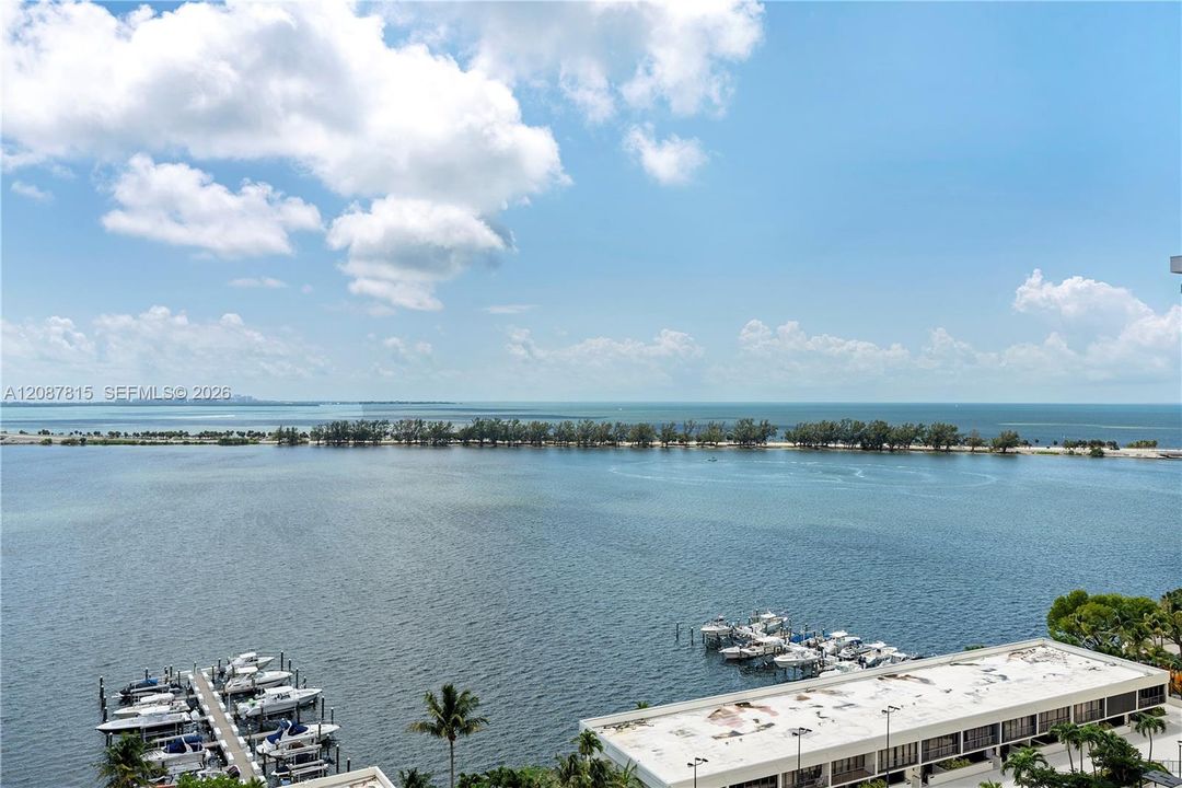 For Sale: $445,000 (1 beds, 1 baths, 1064 Square Feet)