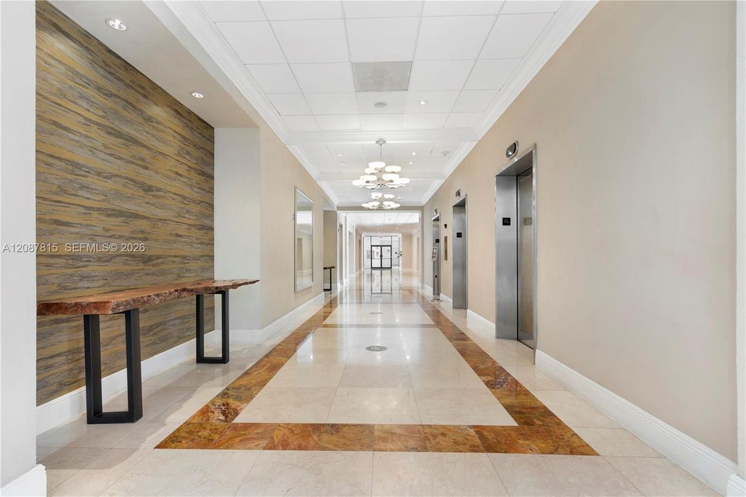 For Sale: $445,000 (1 beds, 1 baths, 1064 Square Feet)