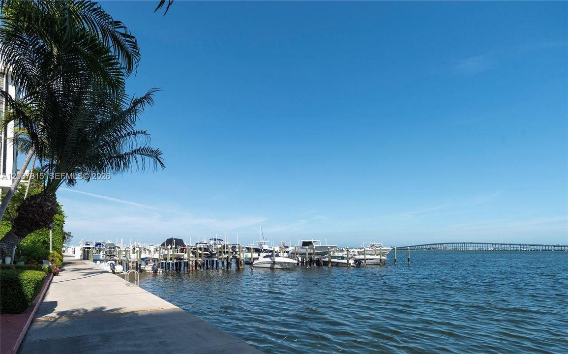 For Sale: $445,000 (1 beds, 1 baths, 1064 Square Feet)