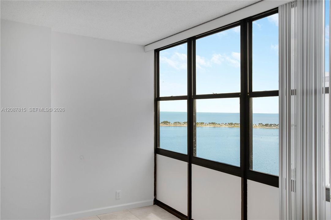 For Sale: $445,000 (1 beds, 1 baths, 1064 Square Feet)