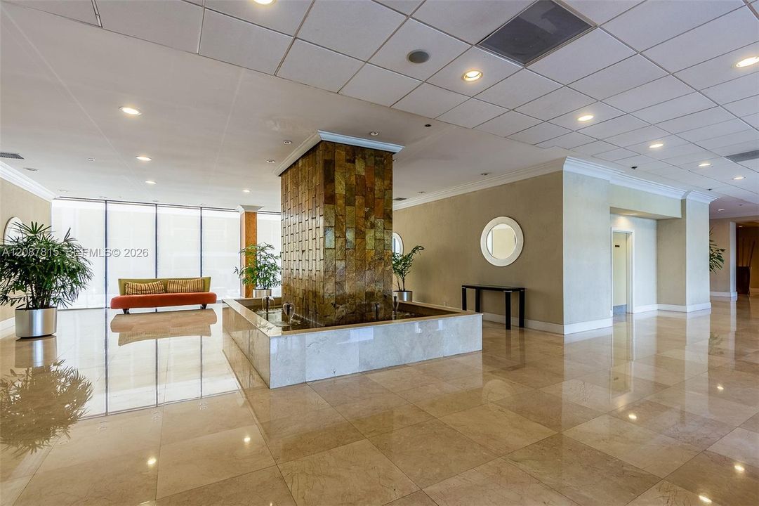 For Sale: $445,000 (1 beds, 1 baths, 1064 Square Feet)