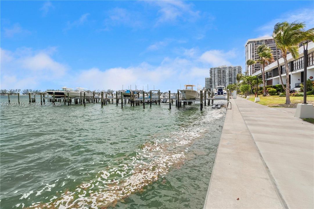 For Sale: $445,000 (1 beds, 1 baths, 1064 Square Feet)