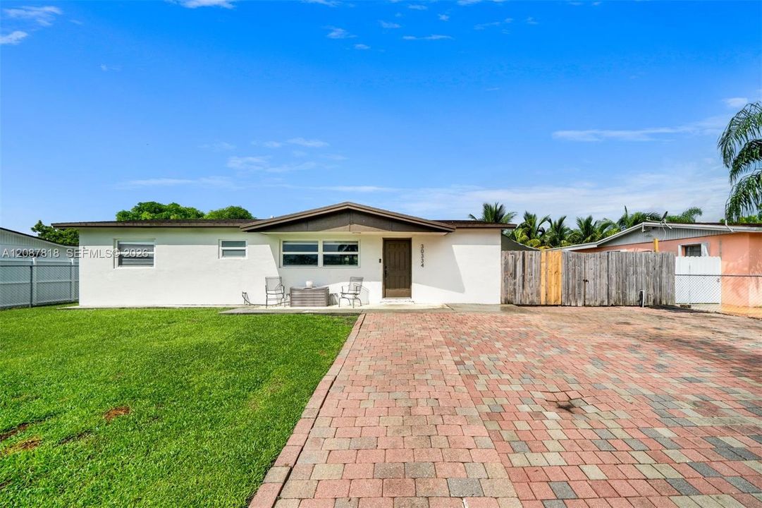 En Venta: $460,000 (3 camas, 1 baños, 1058 Pies cuadrados)