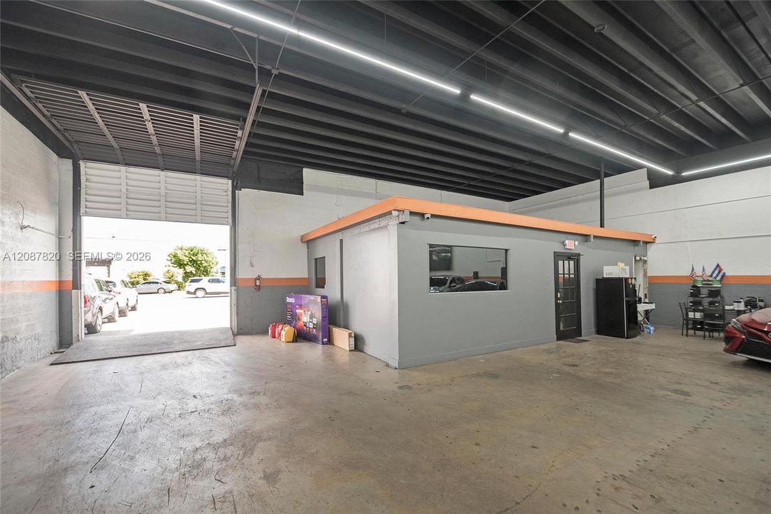 7250 NW 41st St, Miami, FL 33166-6709