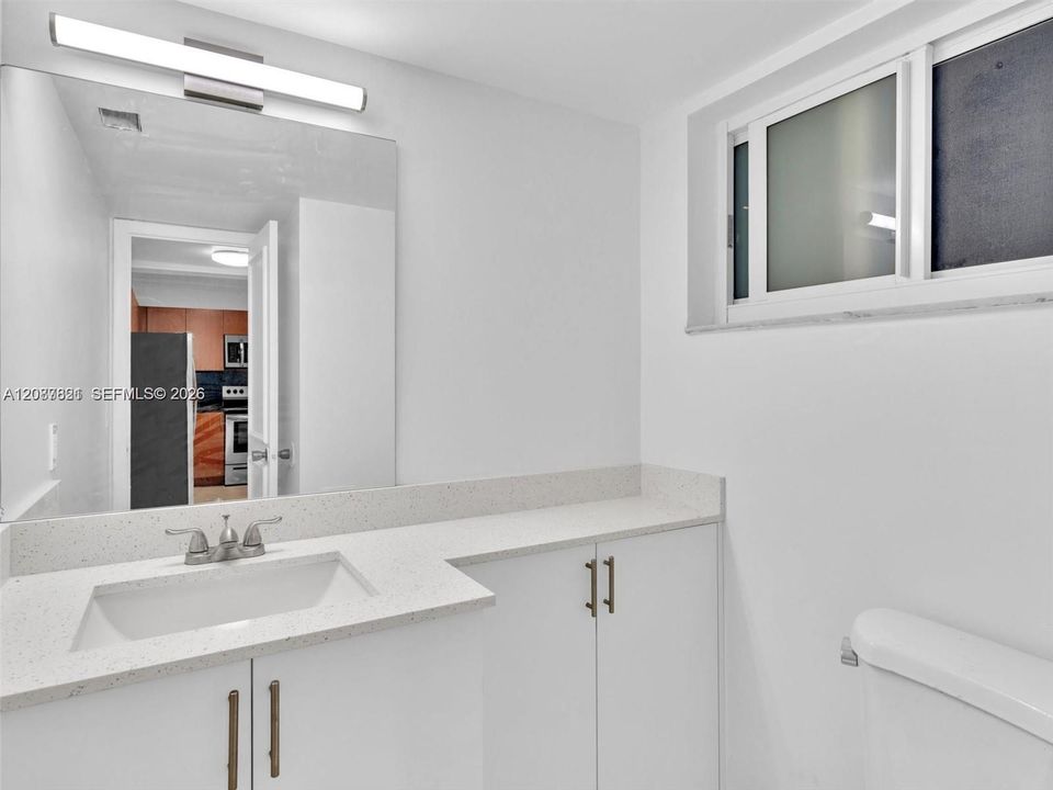 For Rent: $2,450 (1 beds, 1 baths, 950 Square Feet)