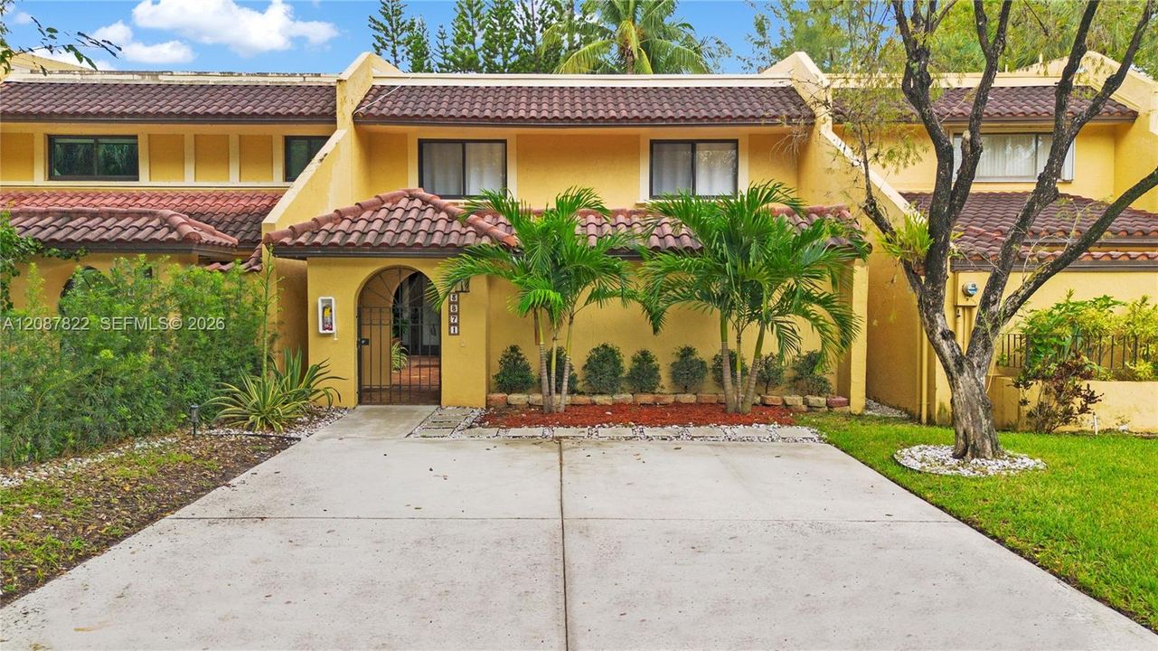 Active With Contract: $735,000 (3 beds, 2 baths, 2070 Square Feet)