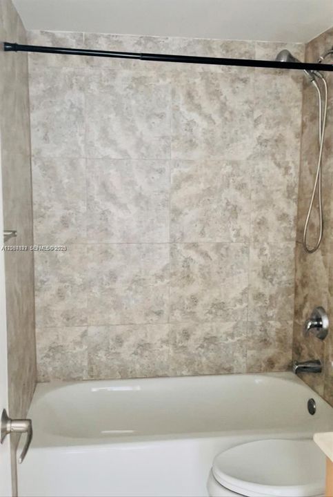 For Rent: $2,300 (1 beds, 1 baths, 825 Square Feet)