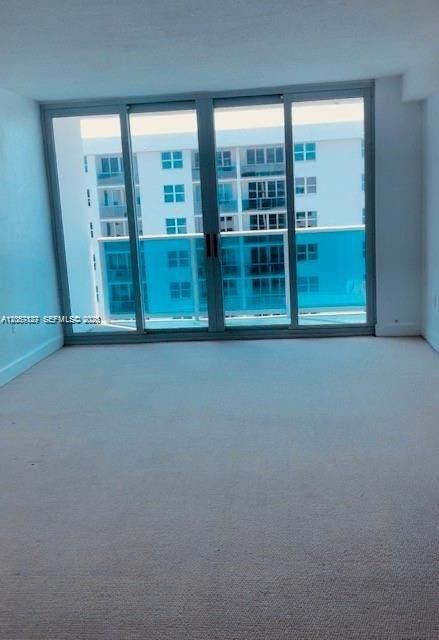For Rent: $2,300 (1 beds, 1 baths, 825 Square Feet)