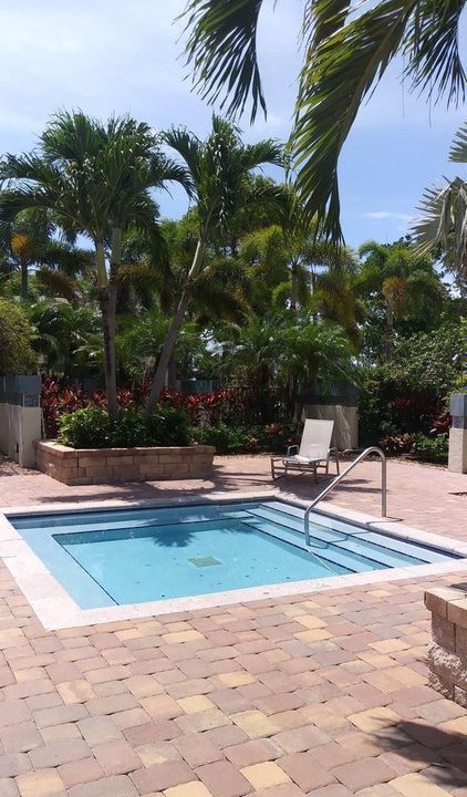 Clearlake jacuzzi picture (1)