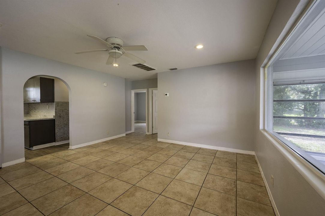 7-web-or-mls-5136_Main Room-2