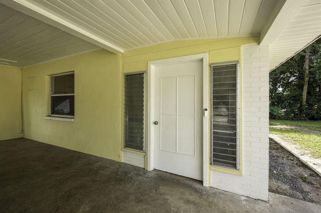 34-web-or-mls-5136_Front Entry-1